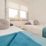 Punta Prima Pleasure With Private Parking In A Gated Community Close To The Торевьиа
