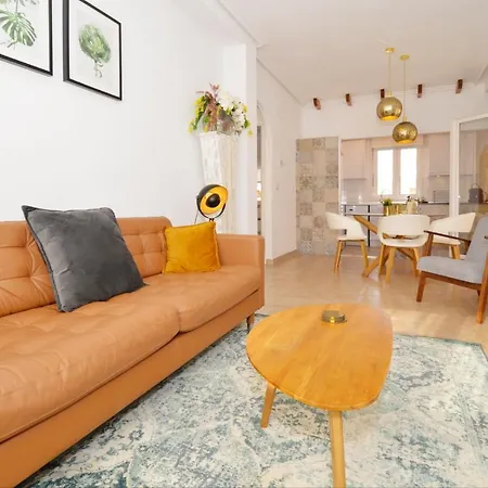 Punta Prima Pleasure With Private Parking In A Gated Community Close To The Daire Torrevieja
