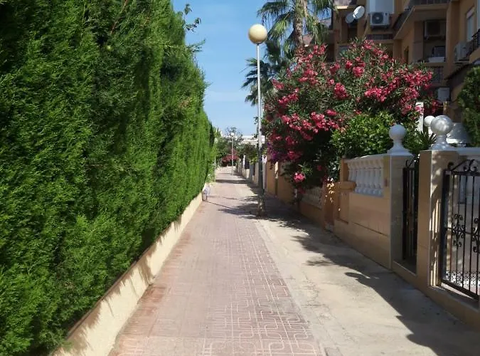 Punta Prima Pleasure With Private Parking In A Gated Community Close To The Torrevieja